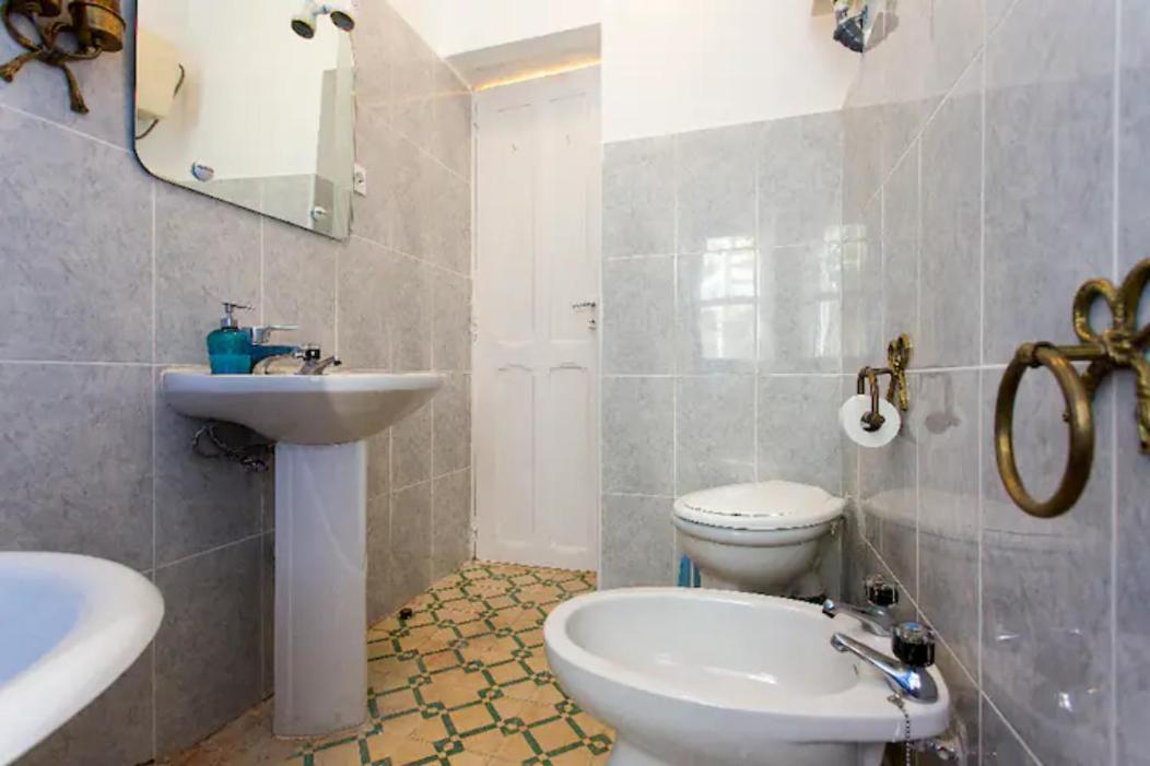 Private Room B Lisbon Bagian luar foto